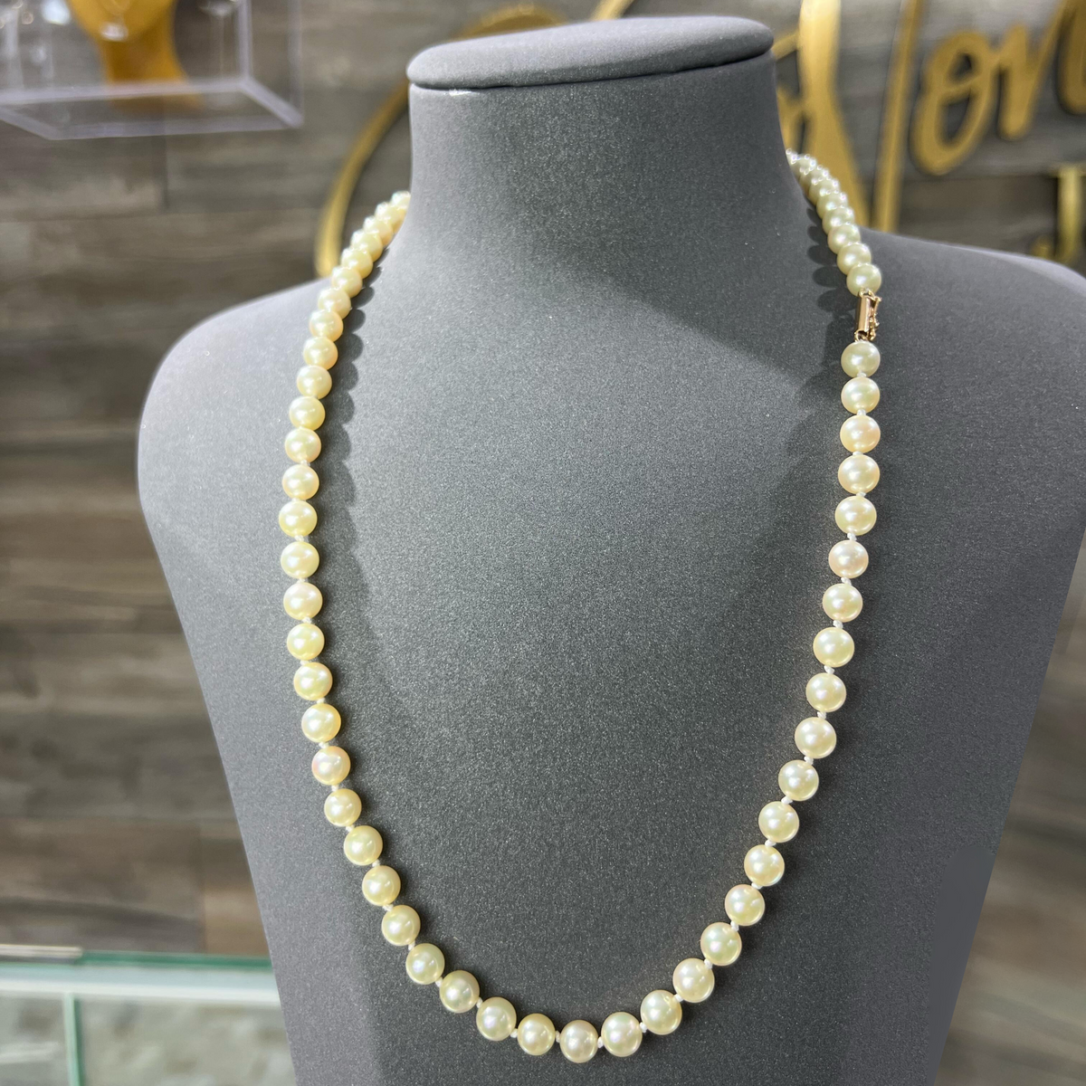 Collares