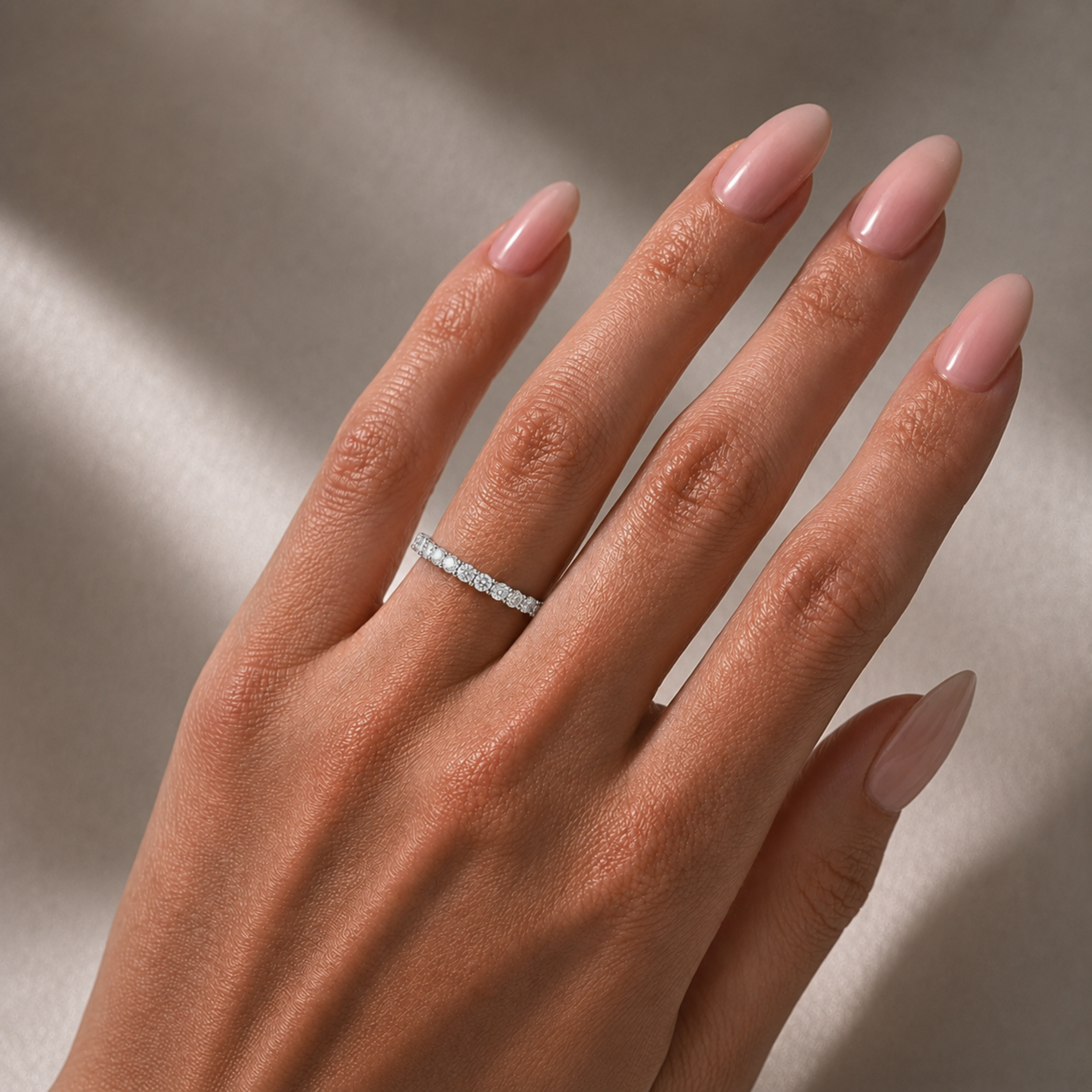 Anillo de Compromiso Medio Cintillo Modelo Sevilla Oro 18K