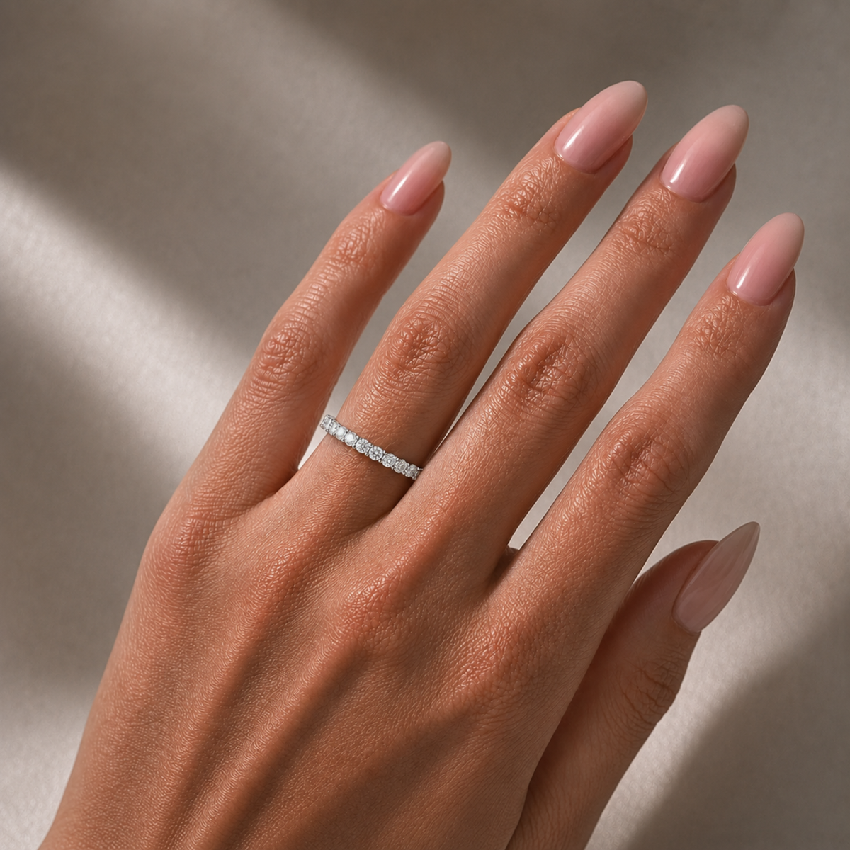 Anillo de Compromiso Medio Cintillo Modelo Sevilla Oro 18K